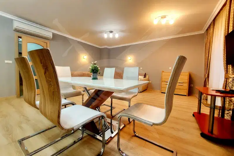 Two-room apartment 80 sq m in the centre of Burgas