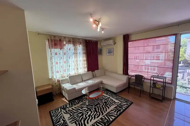 Two-room apartment with parking space in the Center of Burgas