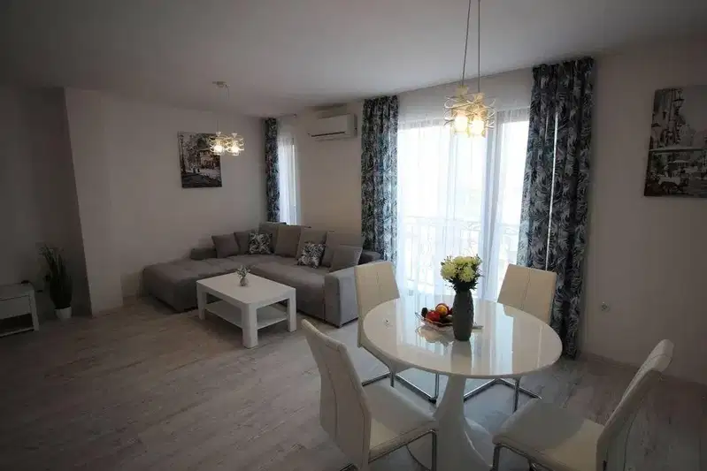 Two-room apartment in Burgas Center with terrace and elevator