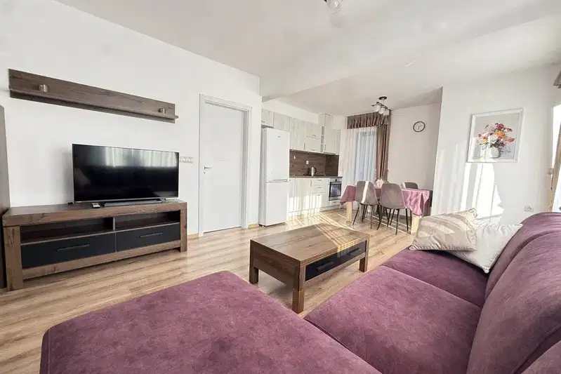 Three-room apartment with parking space in the center of Burgas