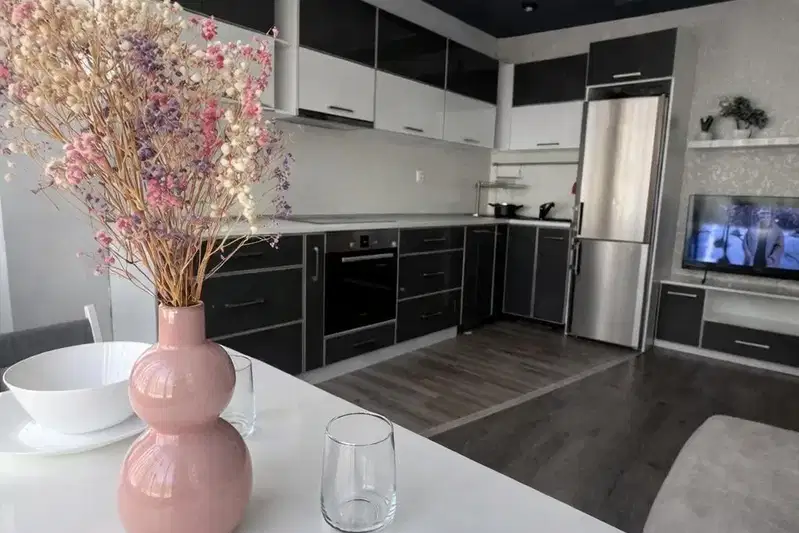 Three-room apartment with southeast aspect in Center, Burgas