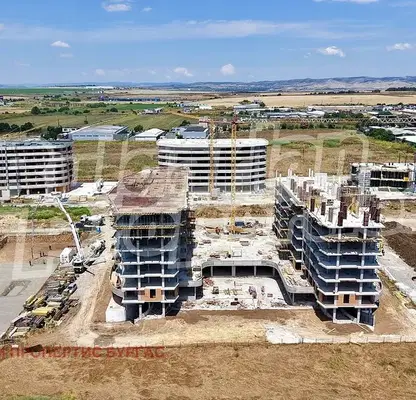 Photo 2 — Three-room apartment in Horizont, Burgas with elevator