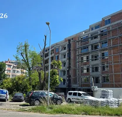 Снимка 4 — Просторен 4-стаен апартамент в Изгрев, Бургас с три тераси