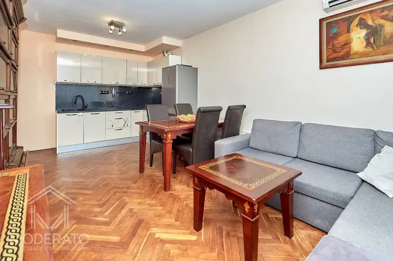 Three-room apartment with two terraces in Lazur, Burgas