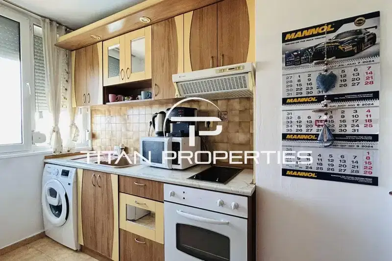 3-bedroom apartment in Burgas, Lazur