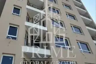 Тристаен апартамент с два балкона в Мадика, Бургас