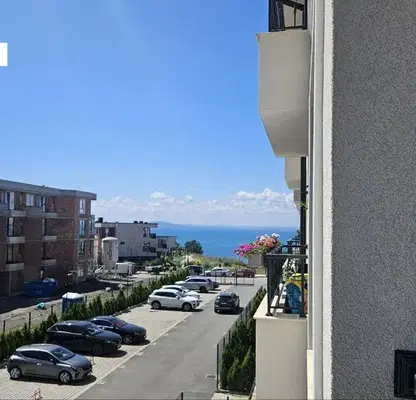 Снимка 3 — Двустаен апартамент с тераса в Сарафово, близо до море