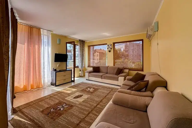 Two-room apartment in Sarafovo with terrace and city view