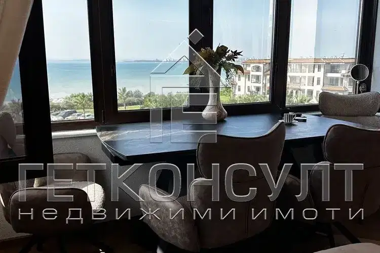 Просторен 2-стаен апартамент с гледка към морето в Сарафово