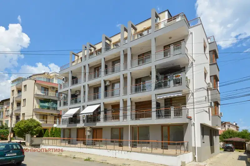 Тристаен апартамент с тераси в Сарафово, Бургас