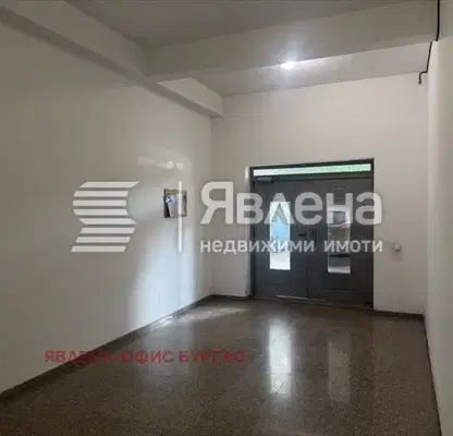 Снимка 3 — Двустаен апартамент с панорамна тераса в Славейков, Бургас