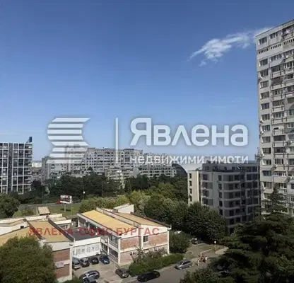 Снимка 4 — Двустаен апартамент с панорамна тераса в Славейков, Бургас