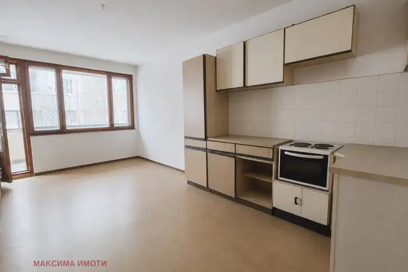 Two-room apartment in Vazrazhdane with southeast aspect in Burgas