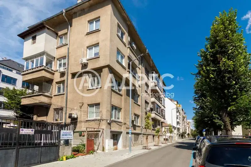 Three-room apartment with terrace in Vazrazhdane, Burgas