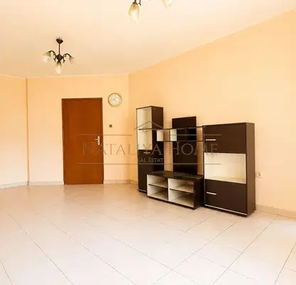 Photo 2 — Spacious 3-room apartment in Vazrazhdane, Burgas with garage