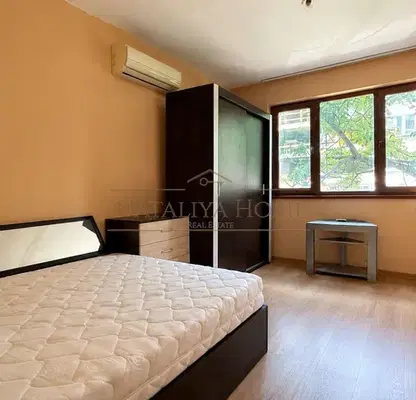 Photo 3 — Spacious 3-room apartment in Vazrazhdane, Burgas with garage