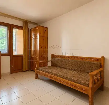 Photo 4 — Spacious 3-room apartment in Vazrazhdane, Burgas with garage