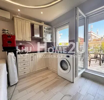 Photo 2 — Three-room apartment with garage in Vazrazhdane residential complex, Burgas