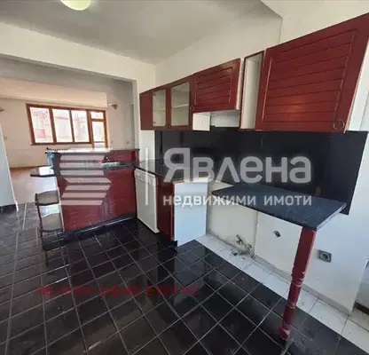 Снимка 2 — Тристаен апартамент в Бургас, Царево