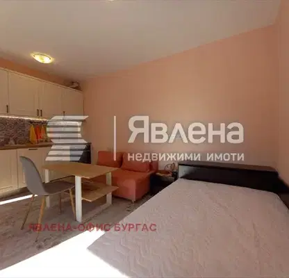 Снимка 3 — Едностаен апартамент в Бургас, Царево