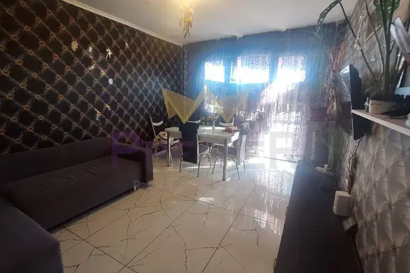 Three-room apartment with two balconies in Devnya, Povelyanovo district