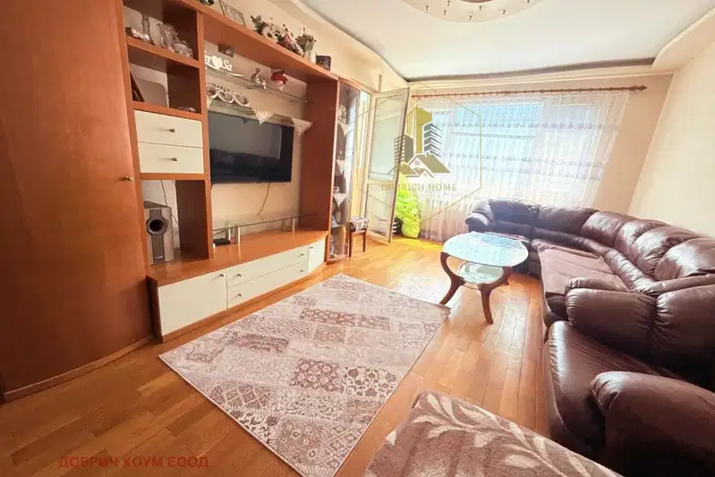 3-bedroom apartment in Dobrich, Centyr