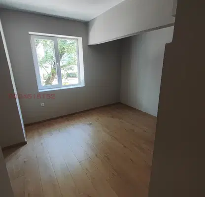 Photo 3 — 3-bedroom apartment in Dobrich, Centyr