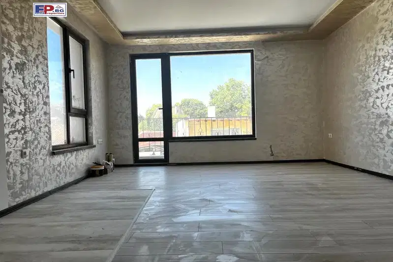 3-bedroom apartment in Dobrich, Centyr