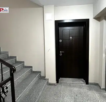 Photo 3 — 3-bedroom apartment in Dobrich, Centyr