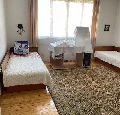 Photo 4 — 4-bedroom apartment in Dobrich, Centyr