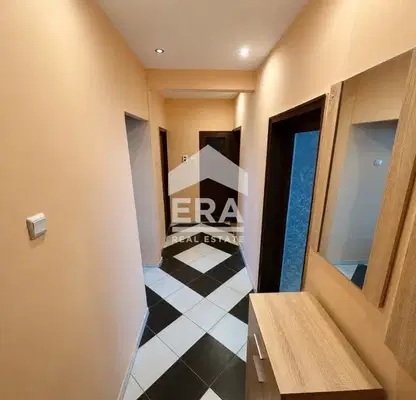 Photo 4 — 3-bedroom apartment in Dobrich, Hristo Botev