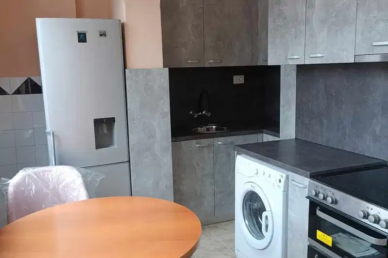 3-bedroom apartment in Gabrovo, Centyr