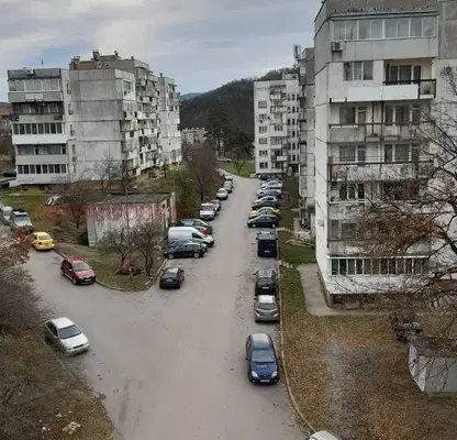 Снимка 3 — Двустаен апартамент в Габрово, Сирмани