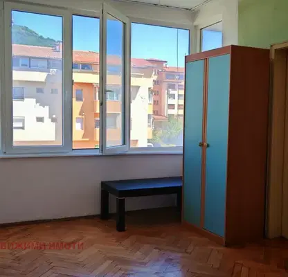 Photo 2 — 3-bedroom apartment in Gabrovo, Tlychnici