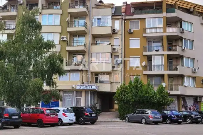 Тристаен апартамент в Благоевград, Гоце Делчев