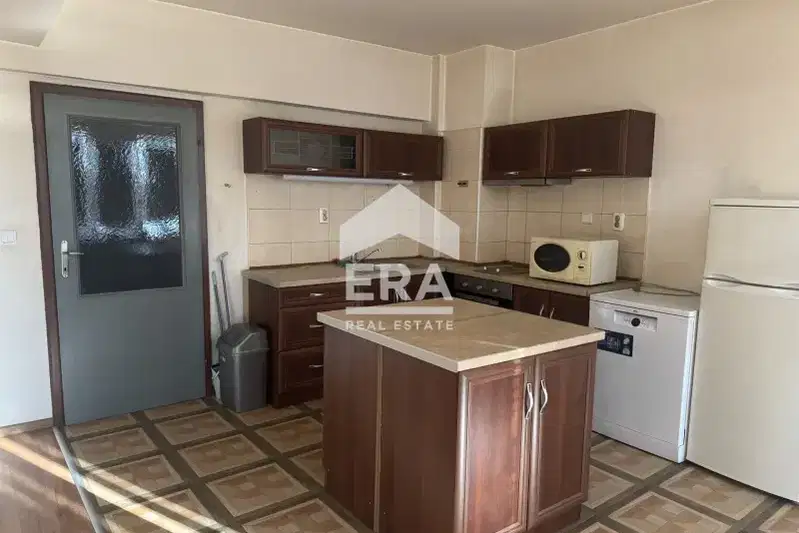 Тристаен апартамент в Хасково, Център