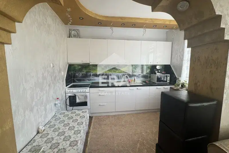 Многостаен апартамент в Хасково, Република