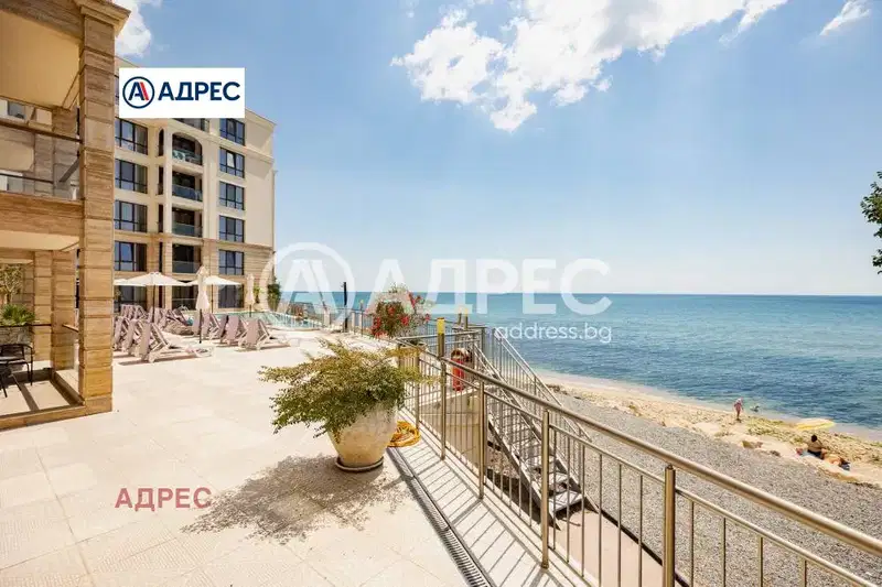 Двустаен апартамент с морска панорама в к.к. Чайка, Варна