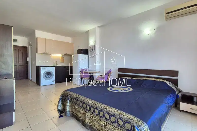 Studio in gated complex in Sunny Beach resort with terrace