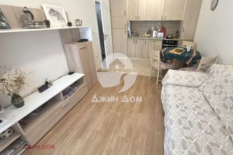 Двустаен апартамент с тераса в к.к. Слънчев бряг, Венера Палас