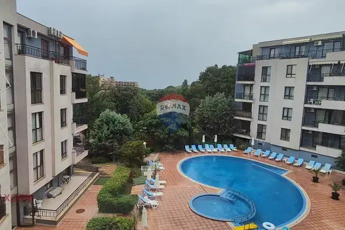 3-bedroom apartment in Zlatni Pyasyci