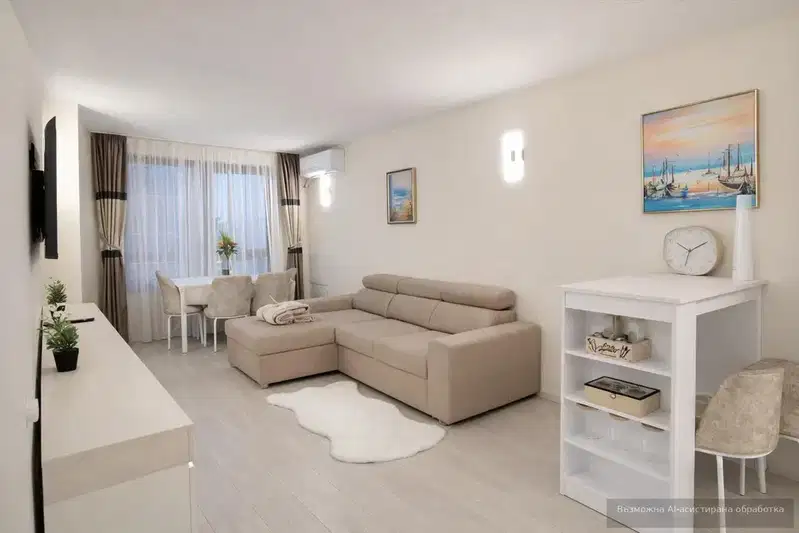 Two-room apartment in Zlatni Pyasatsi resort, Varna, 3rd floor
