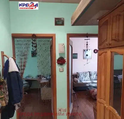 Снимка 3 — Двустаен апартамент в Кърджали, Център