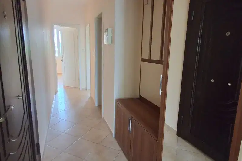 3-bedroom apartment in Kyrdjali, Centyr
