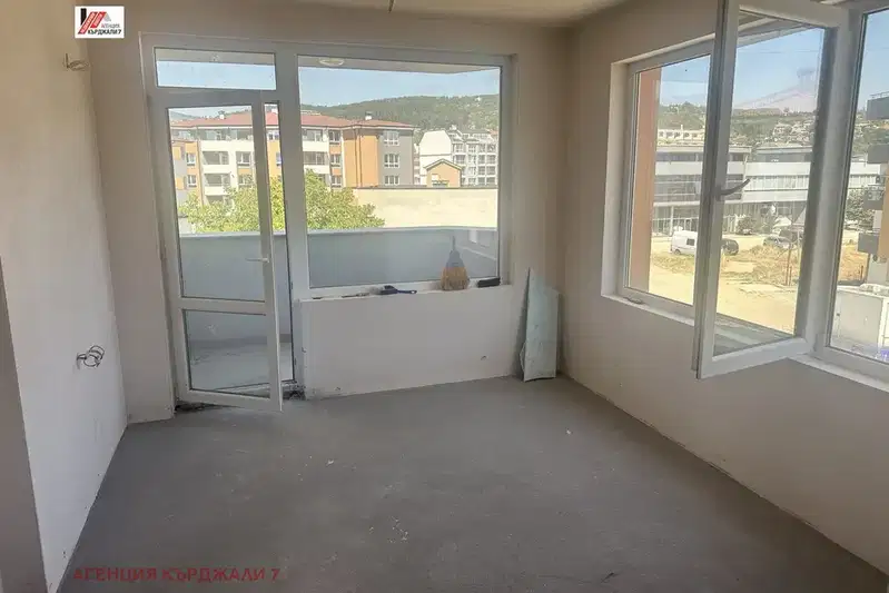2-bedroom apartment in Kyrdjali, Vyzrojdenci