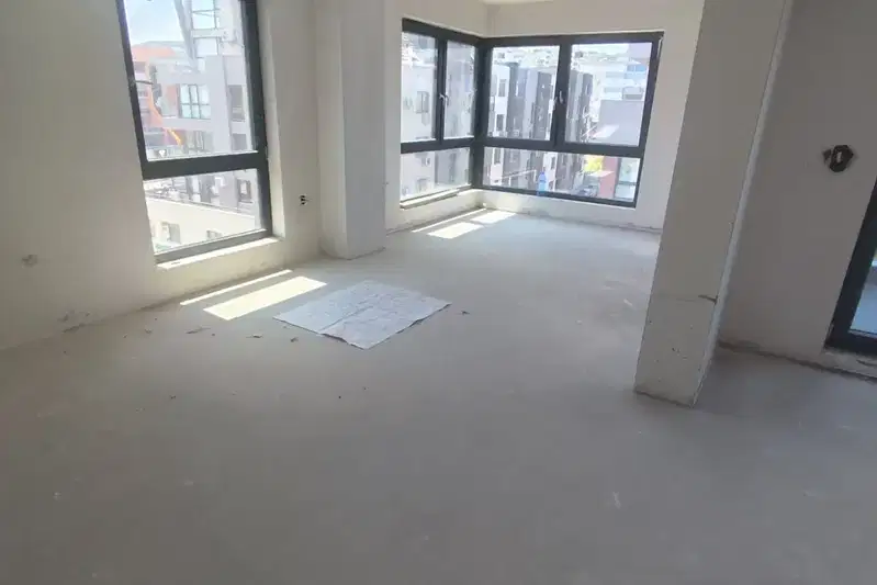 3-bedroom apartment in Kyrdjali, Vyzrojdenci