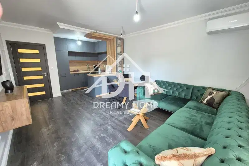 3-bedroom apartment in Kyrdjali, Vyzrojdenci
