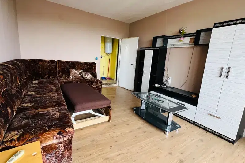 2-bedroom apartment in Montana, Lom