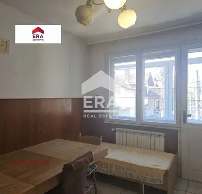 Снимка 5 — Тристаен апартамент в Ловеч, Център