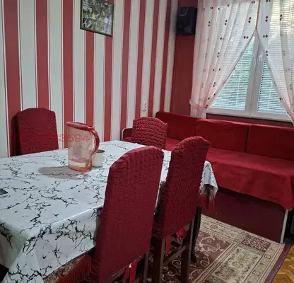 Photo 2 — 3-bedroom apartment in Montana, Idealen Centyr